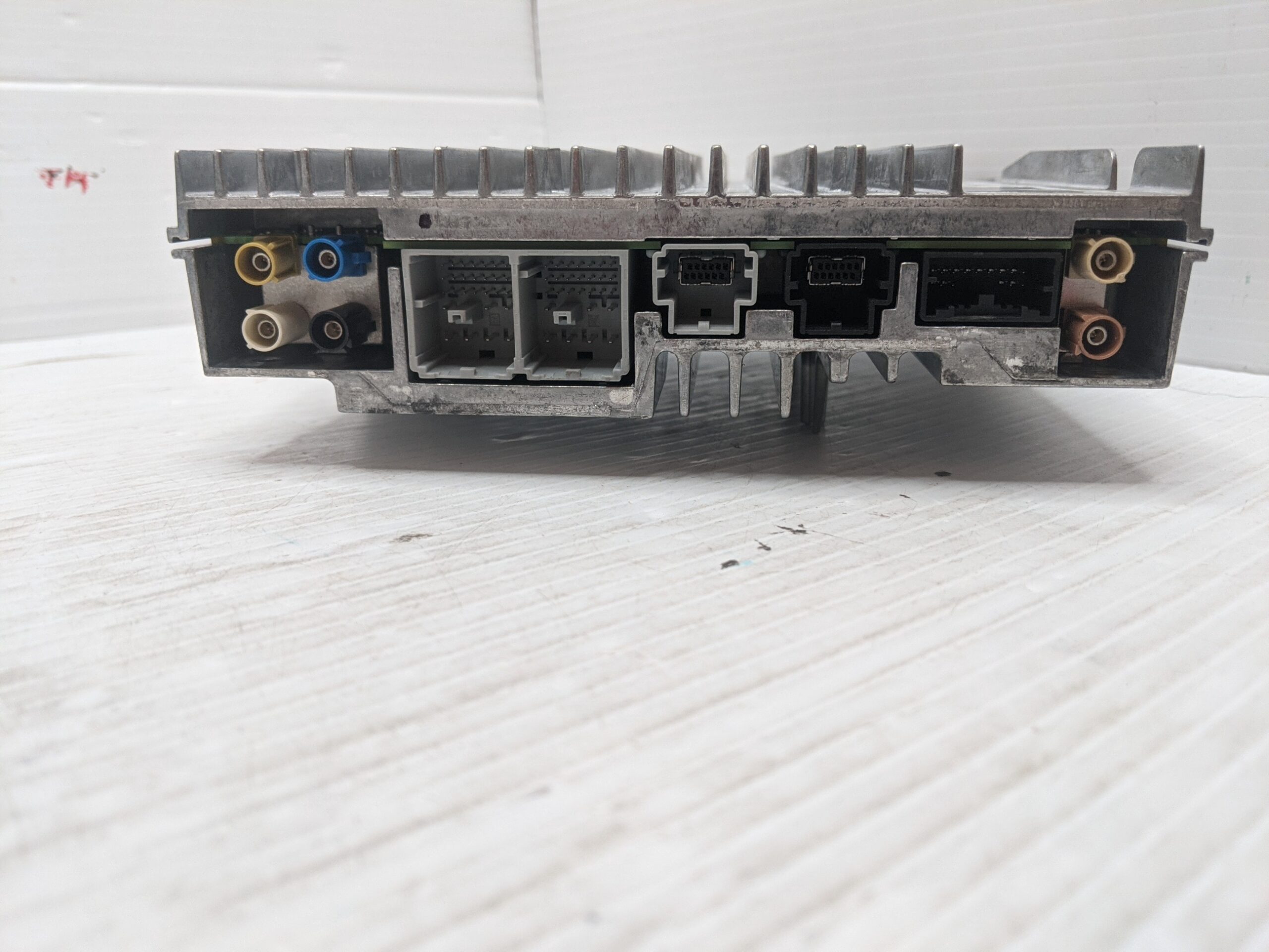 UNLOCKED 21-24 GMC ACADIA CHEVY BLAZER OEM INFOTAINMENT RADIO 84989264 IOU - Image 2