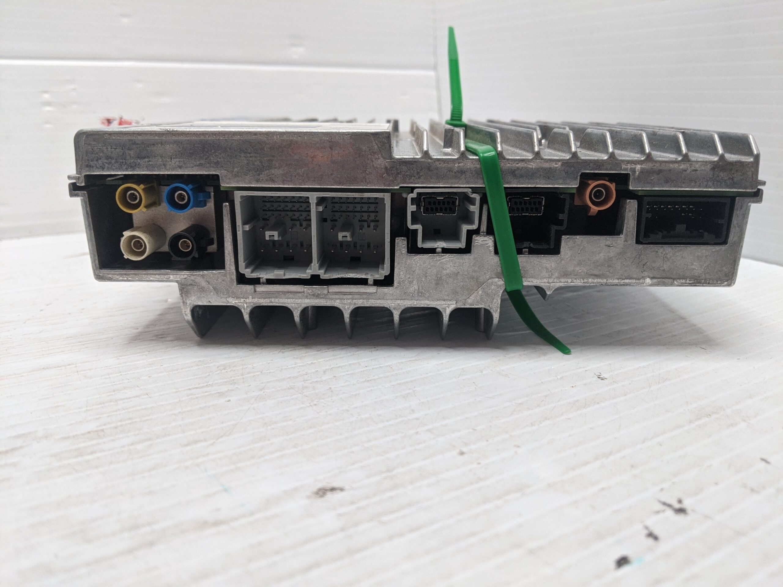 UNLOCKED 21-19 GMC TERRAIN INFOTAINMENT RADIO RECEIVER 84977962 IOS - Image 2