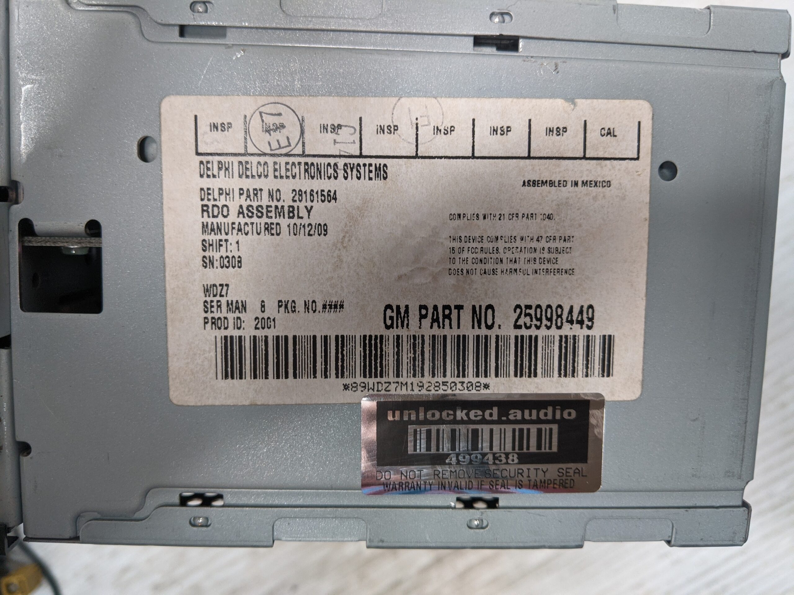 UNLOCKED 10-12 COLORADO CANYON OEM RADIO 25998449 US8 - Image 3