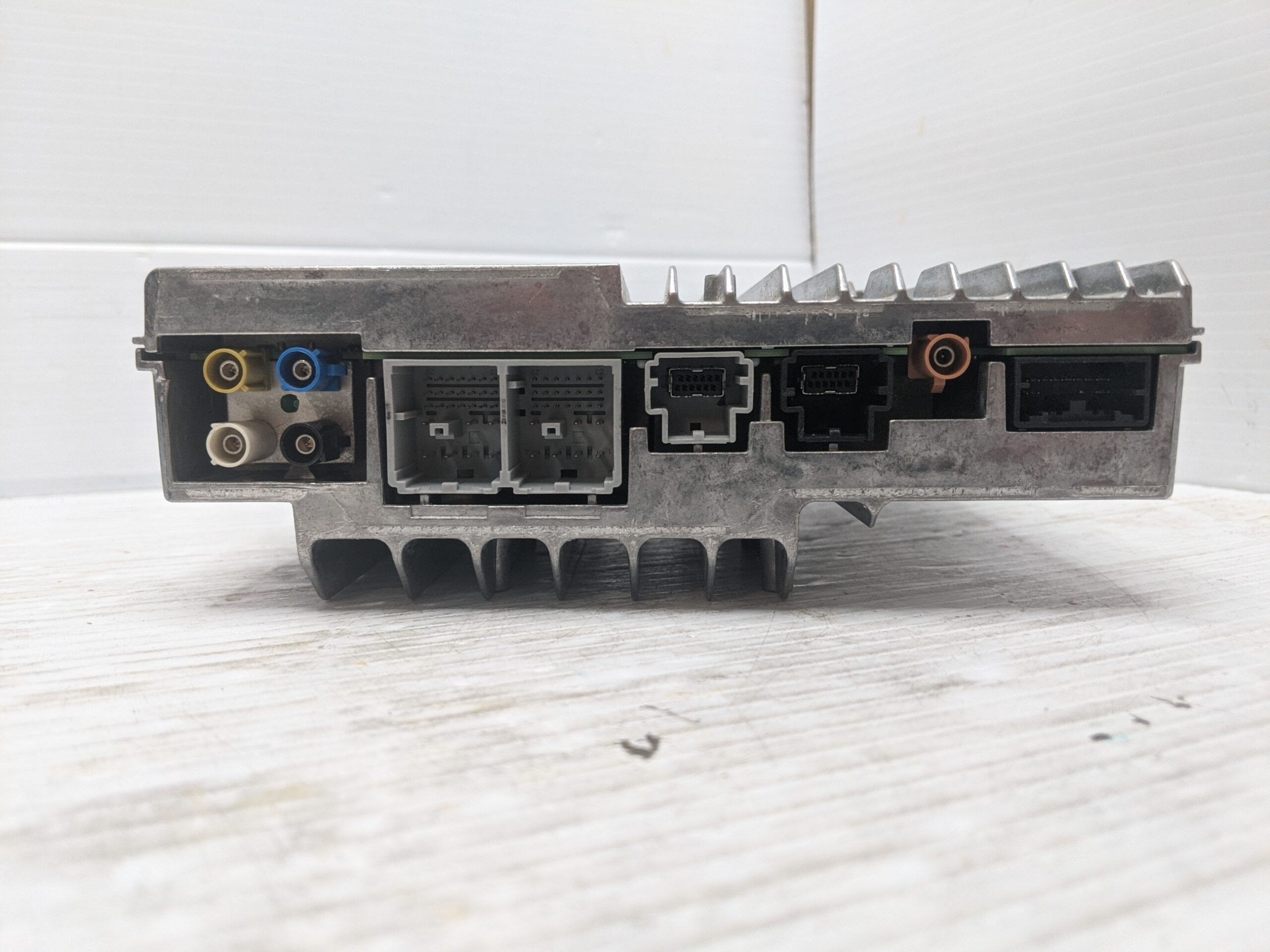 UNLOCKED 19-23 GMC CHEVY CADILLAC INFOTAINMENT RADIO RECEIVER 85530081 IOS - Image 2