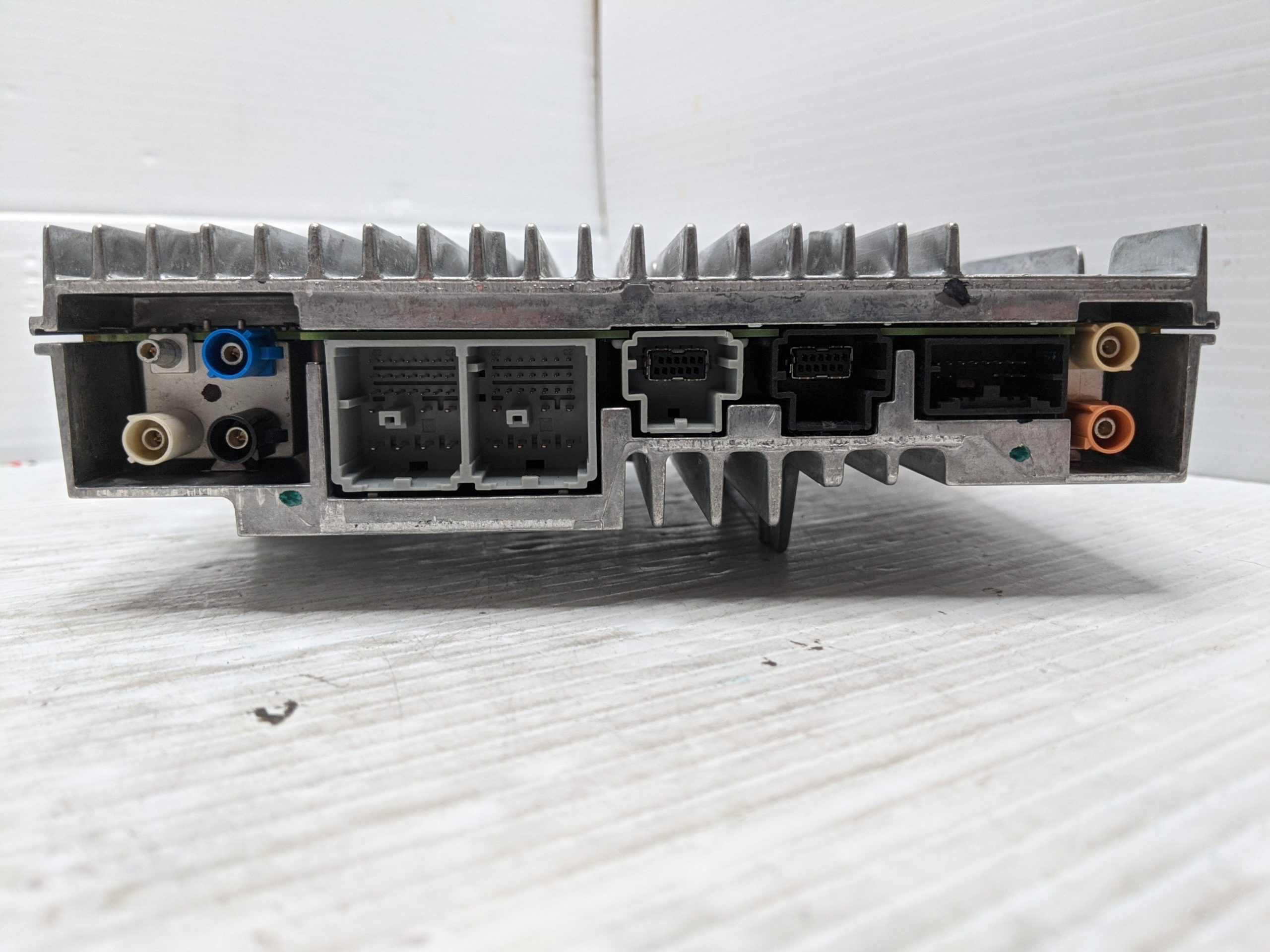 UNLOCKED 22-24 GMC SIERRA TAHOE SUBURBAN INFOTAINMENT RADIO RECEIVER 86509619 IOK - Image 2