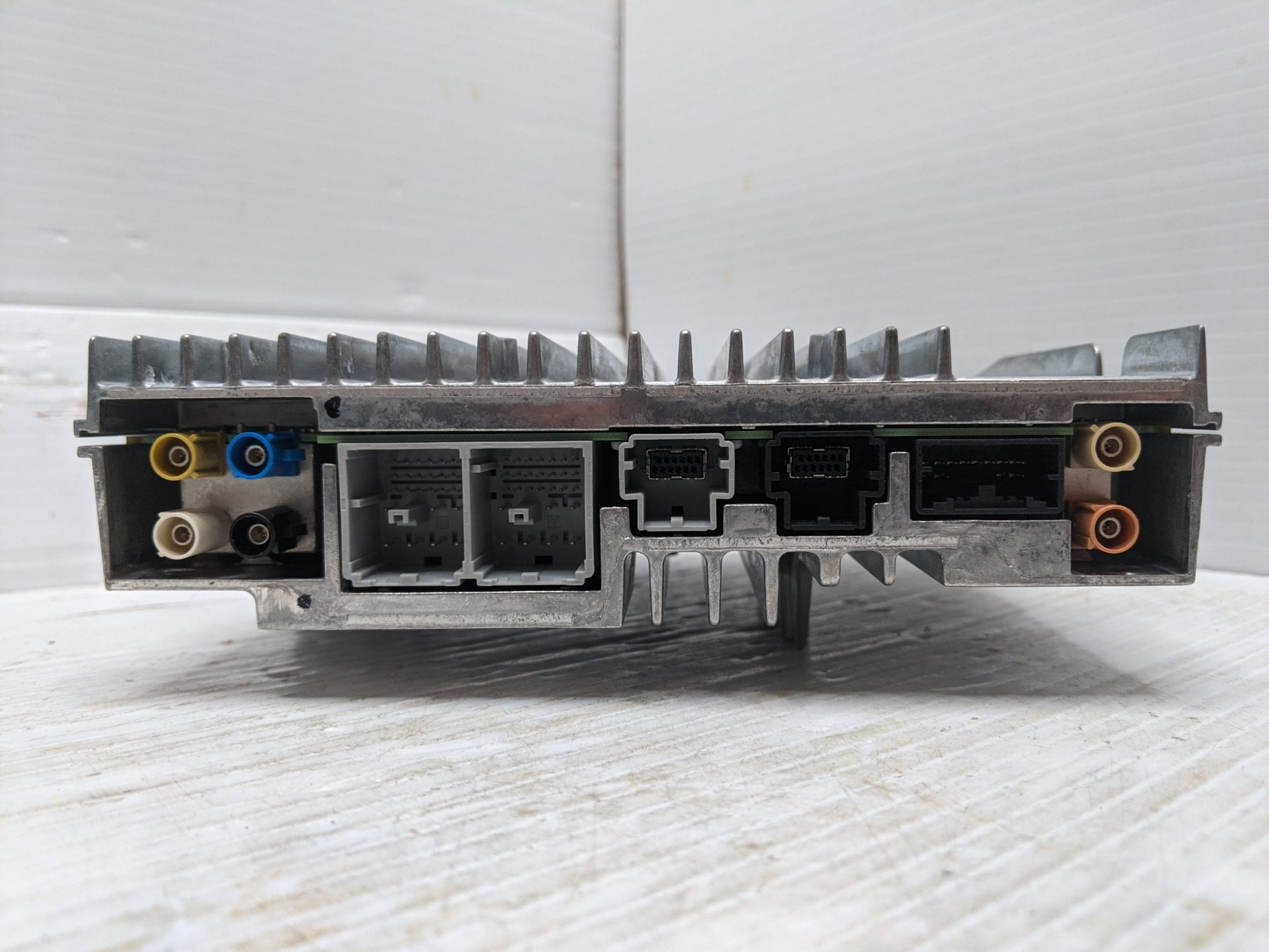 UNLOCKED 21-24 GMC SIERRA OEM INFOTAINMENT RADIO 84989264 IOS - Image 2